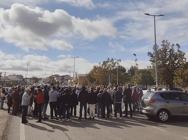 La Plataforma en Defensa de lo Público de Villarrobledo se concentra un domingo más pidiendo la vuelta de servicios al hospital de la localidad