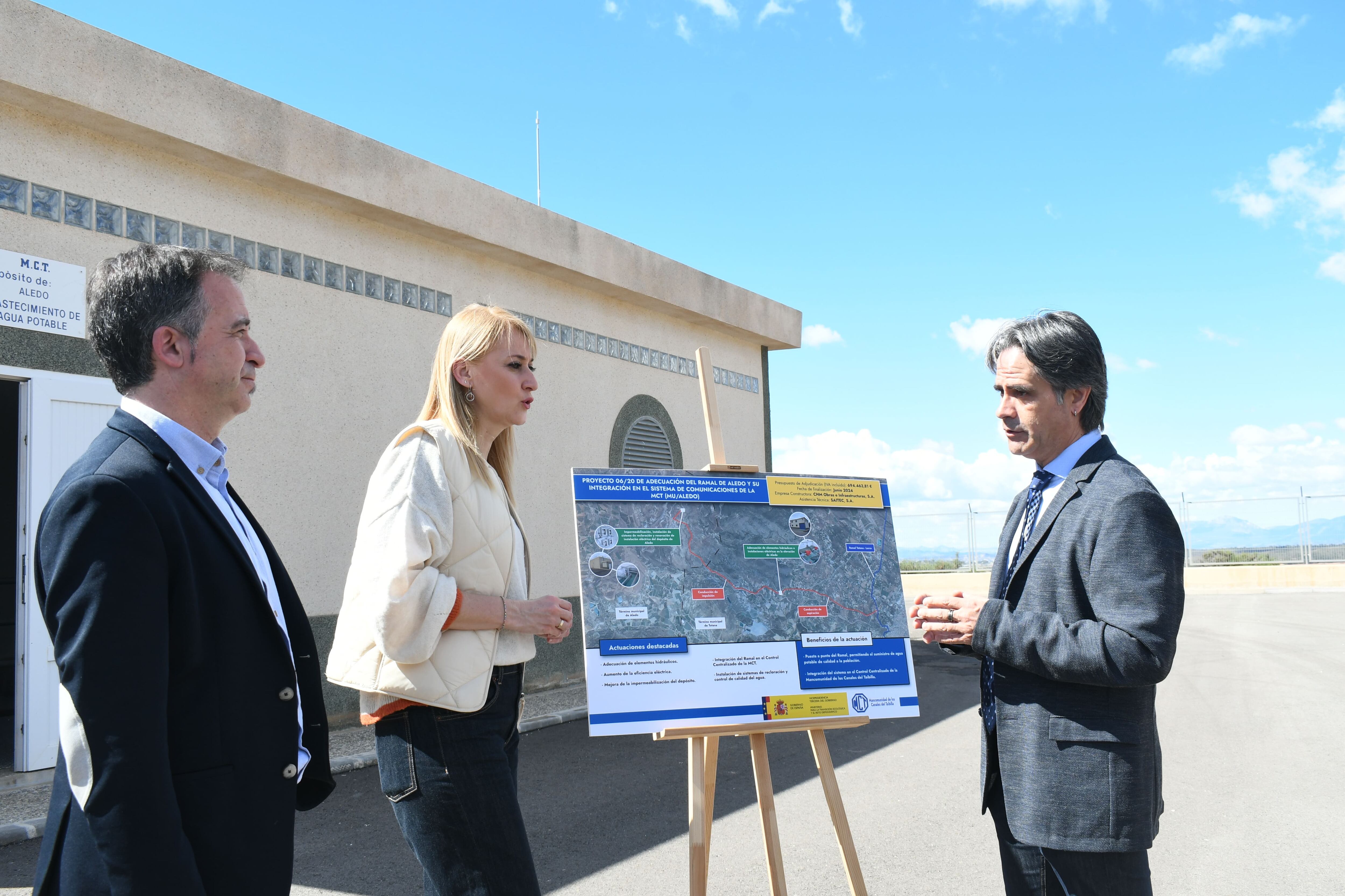 Javier Andreo, alcalde de Aledo, Mariola Guevara, delegada del Gobierno en la Región y Juan Cascales, presidente de la MCT