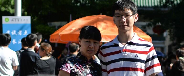 Dos ciudadanos chinos, mientras hacen turismo.