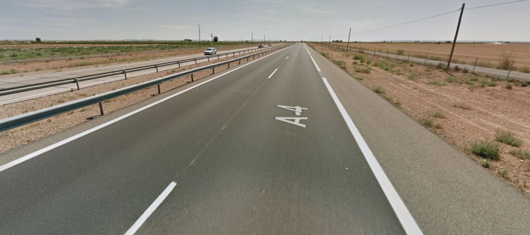 Autovía A-4 entre Llanos del Caudillo y Manzanares, vía en la que se produjo el accidente.