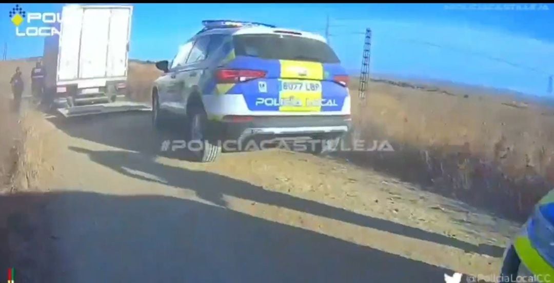 La Policía Local persigue al supuesto ladrón de un camión de supermercado