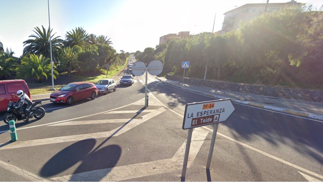 Cruce de la carretera de La Esperanza (TF24) con la glorieta del Padre Anchieta, donde el Cabildo de Tenerife prevé la construcción de un nuevo túnel que permitirá descongestionar la vía