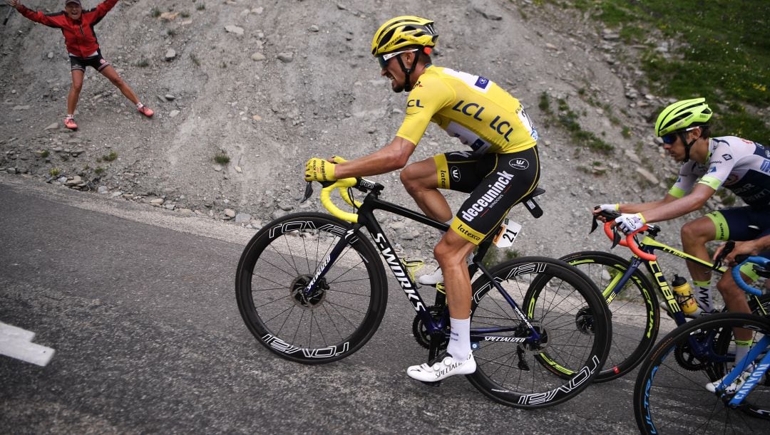 Julian Alaphilippe, con el amarillo del Tour de Francia.