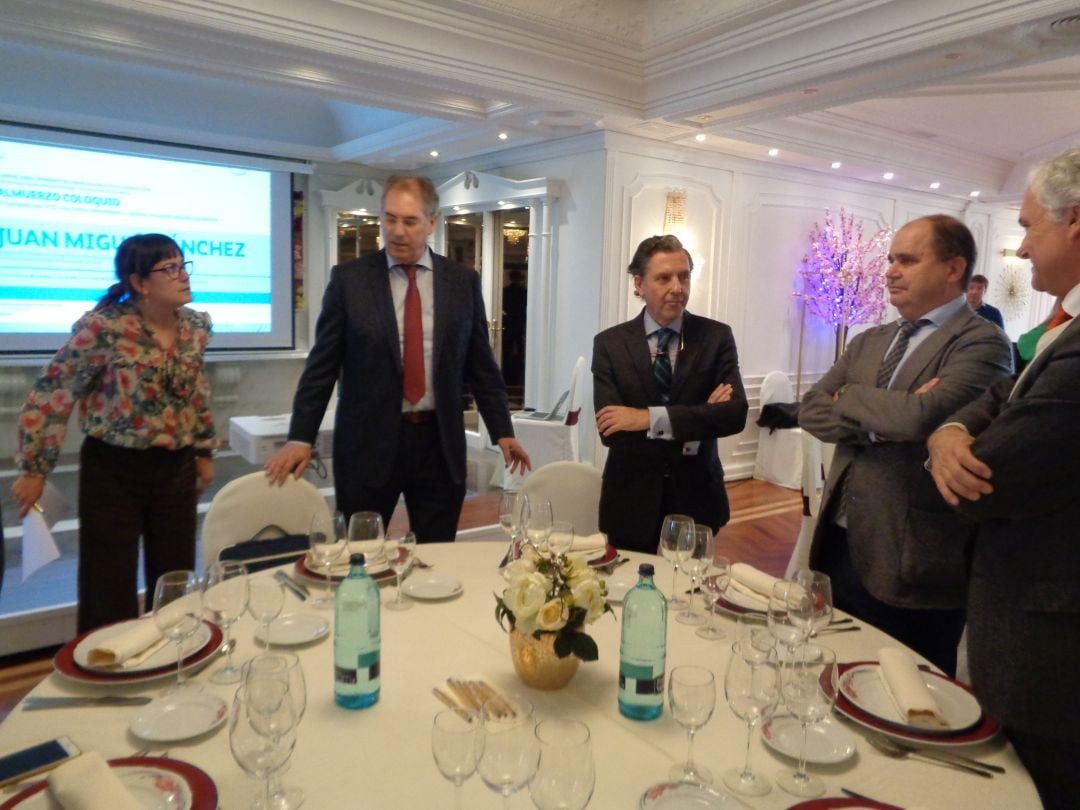 Hotel Montehermoso acogió este almuerzo de trabajo