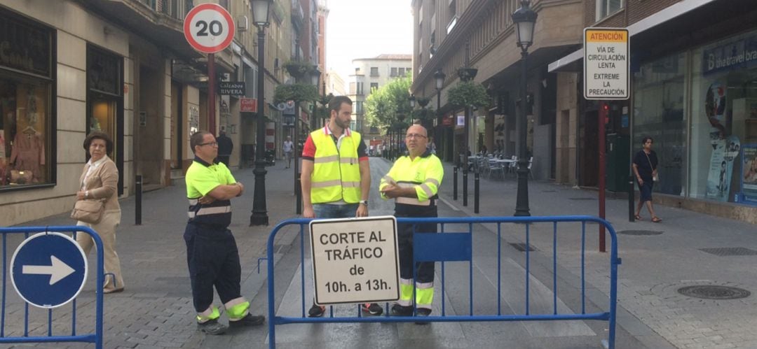 Imagen de archivo de uno de los cierres al tráfico de la calle Rosario