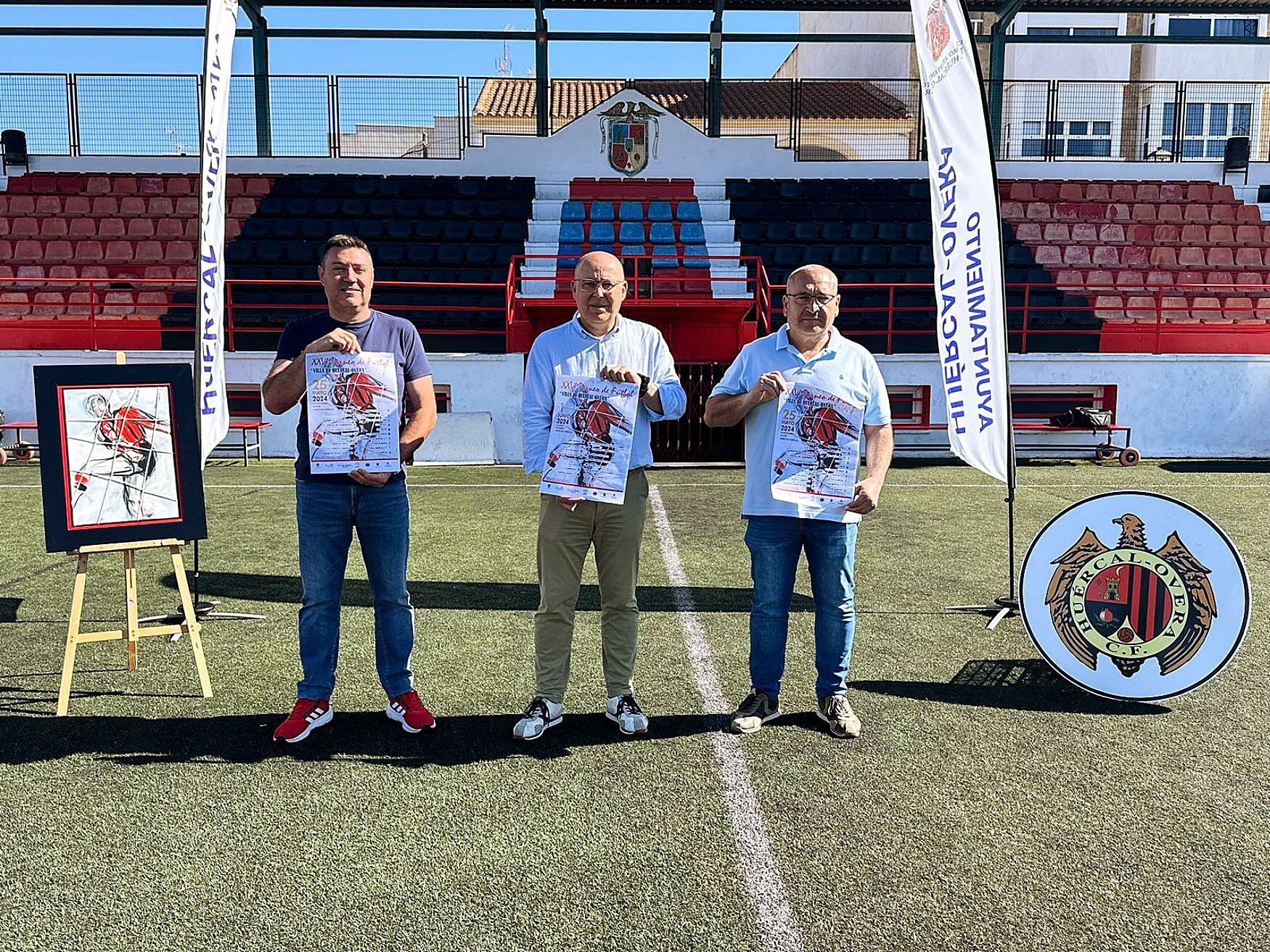 La presentación del torneo en el campo de fútbol de Huércal Overa.