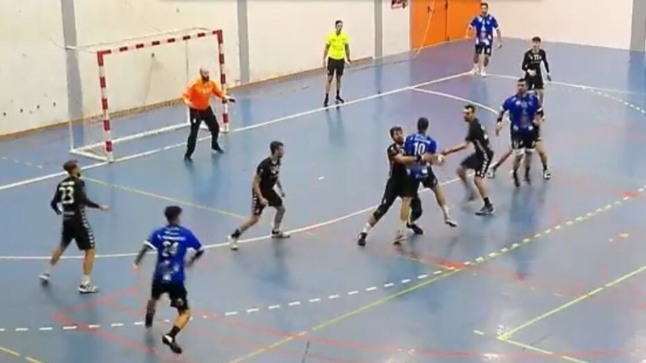 El Bm. Elda - C.E.E. sigue en la brecha