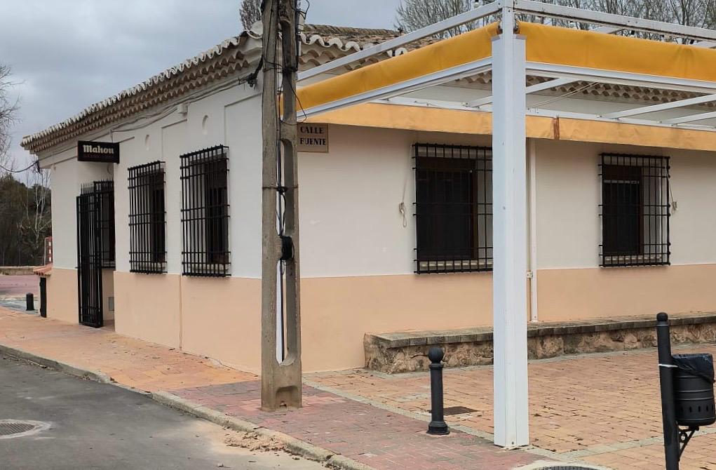 El nuevo establecimiento no solo ofrece servicios de restauración, sino que aspira a convertirse en el centro social del municipio.