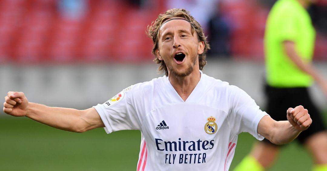 Modric celebra un gol en el Barcelona - Real Madrid de la recién finalizada liga