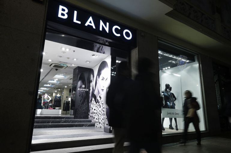 La firma de moda Blanco despedirá a toda su plantilla, integrada por 835 empleados, y cerrará su red de tienda