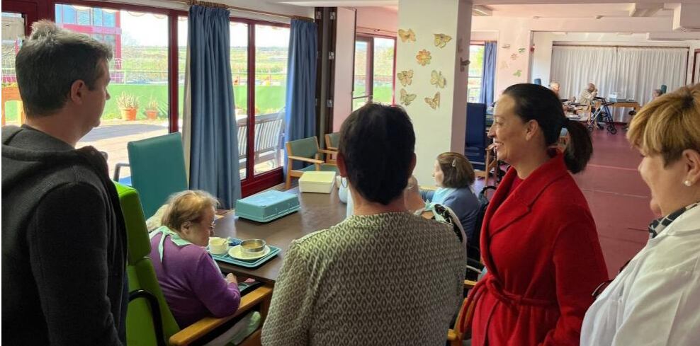 Susín visitó las instalaciones y las dos unidades de convivencia de la residencia Ciudad de Huesca. Gobierno de Aragón