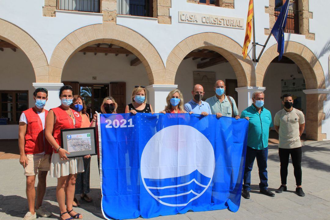 Cinco banderas azules para las playas del municipio