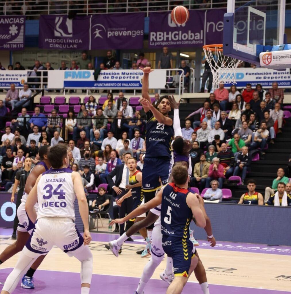 Felipe Dos Anjos durant el partit contra el Valladolid. El pivot del MoraBanc Andorra va ser clau en la victòria de dissabte.