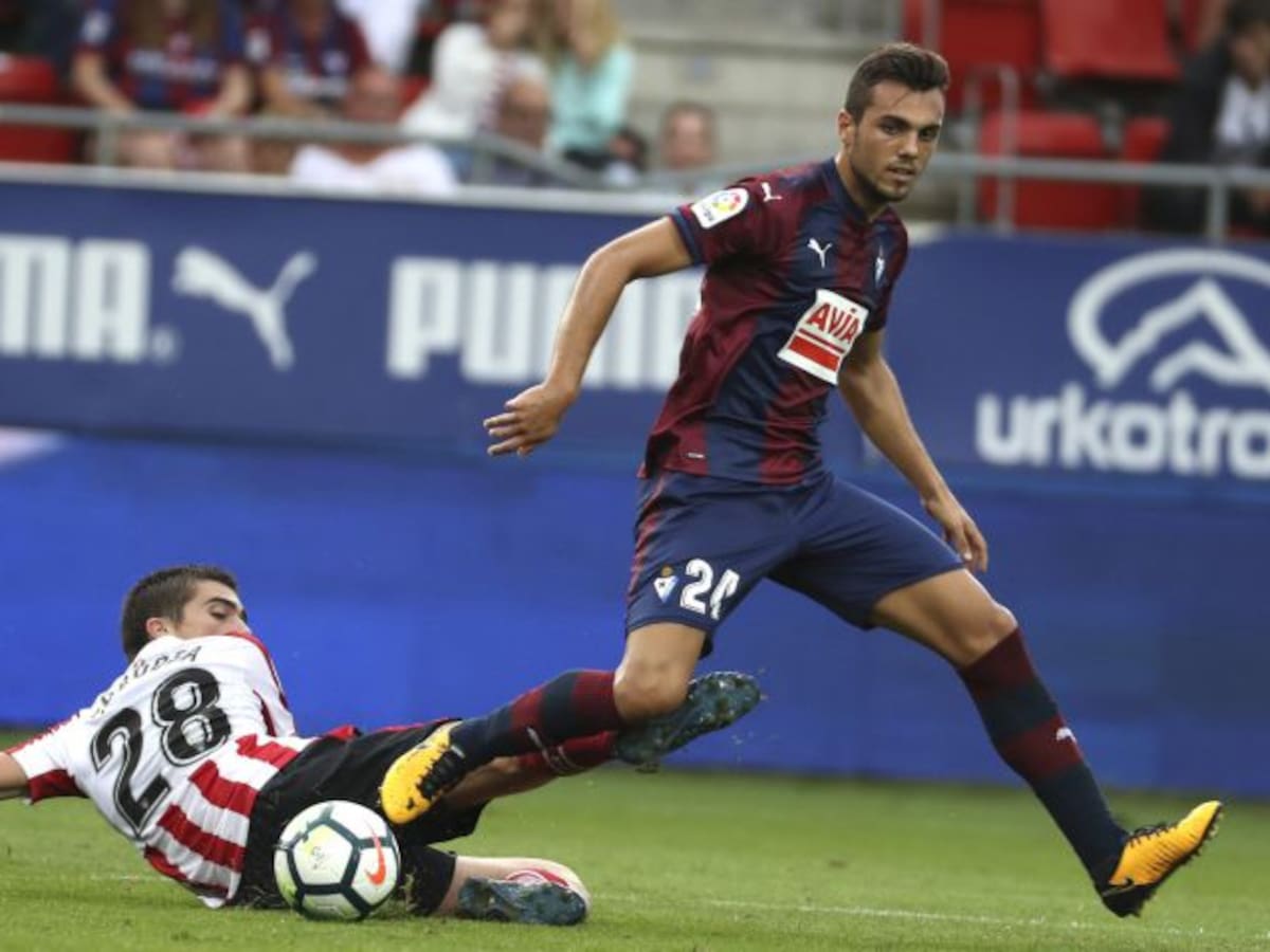 Aduriz resuelve el derbi contra el Eibar