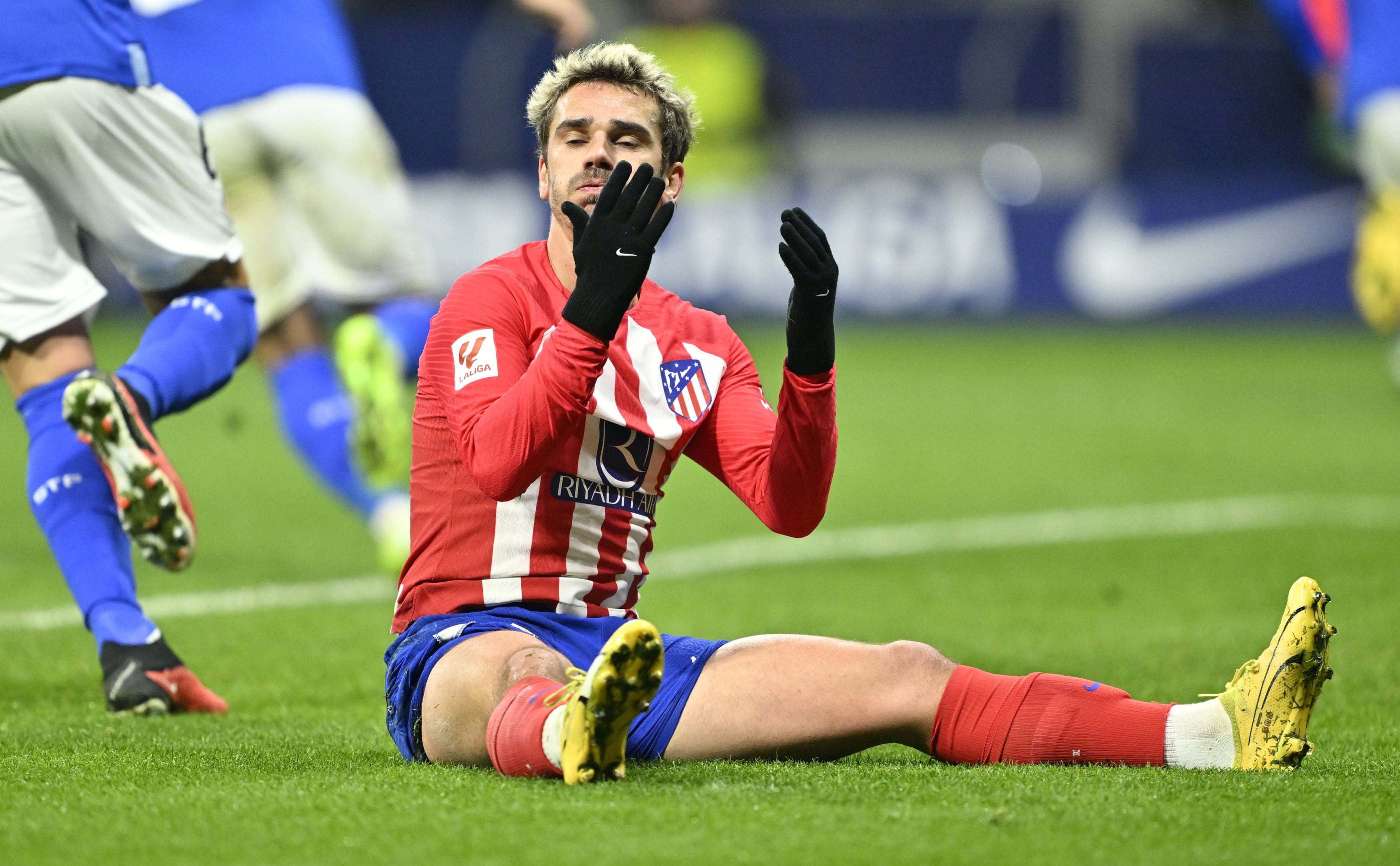 Griezmann se lamenta del gol del Getafe.