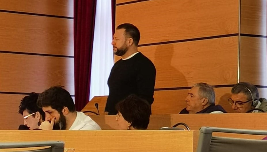 Andoni Ameztoy toma su cargo como concejal en el Ayuntamiento de Eibar