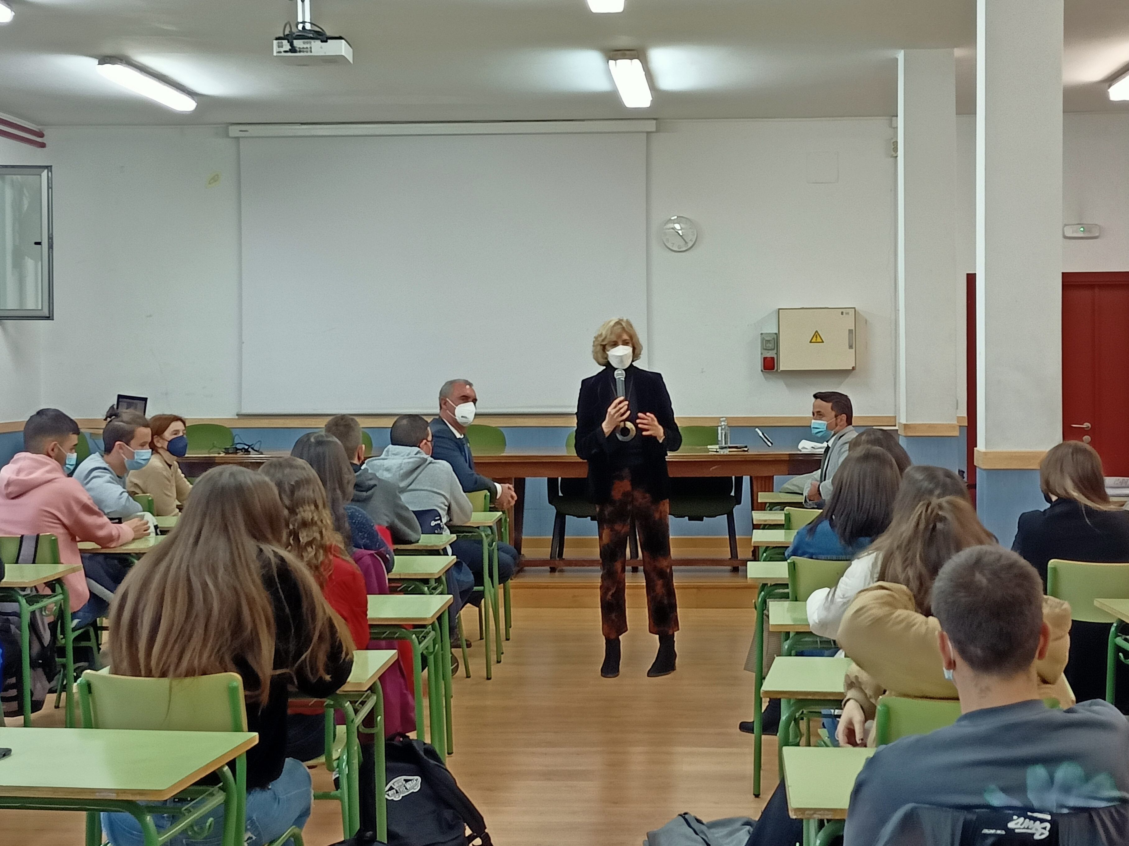 Charla de Ana Iríbar en el IES La Albuera