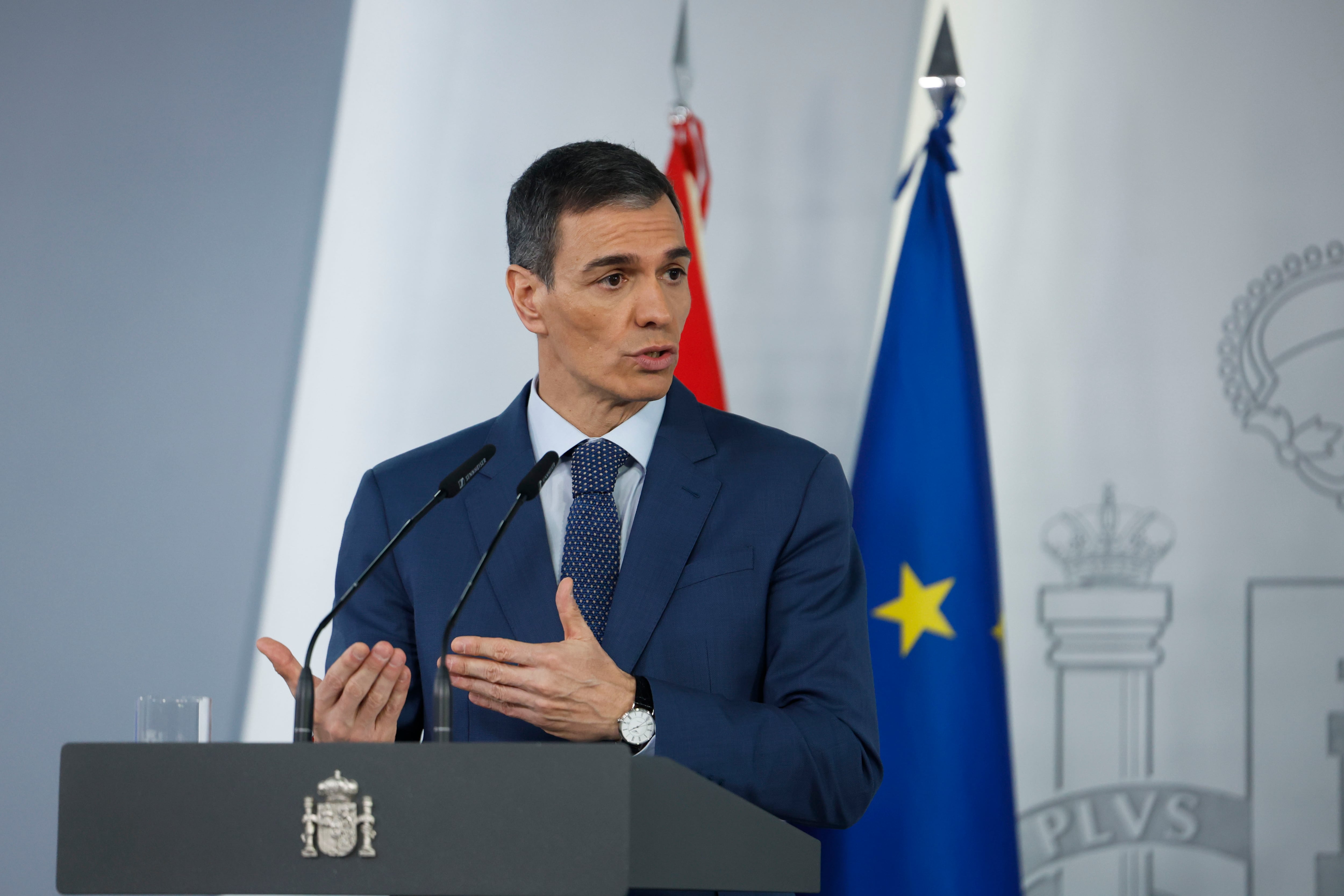 El Gobierno incluye la bajada al 10% del IVA de los carburantes y la electricidad: estas son las principales medidas del plan anticrisis