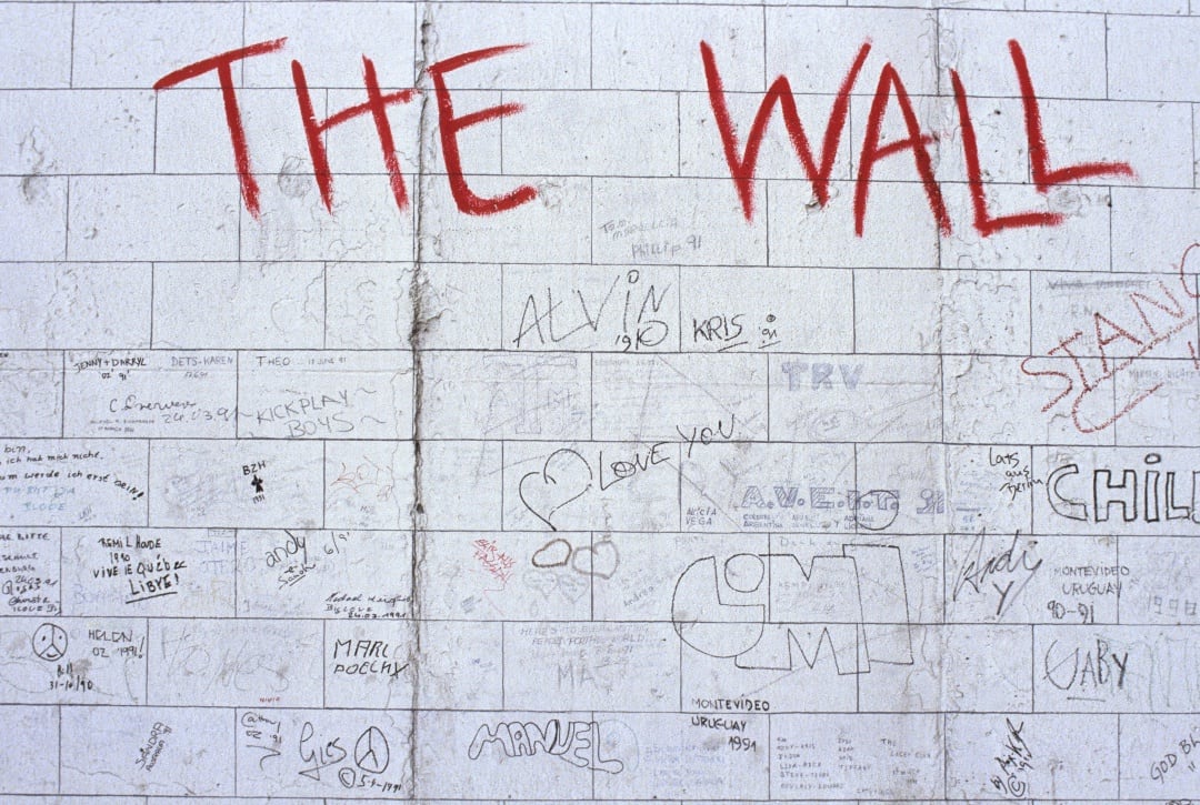 Pintada sobre el muro de Berlín en 1990 recordando The Wall, el disco de Pink Floyd