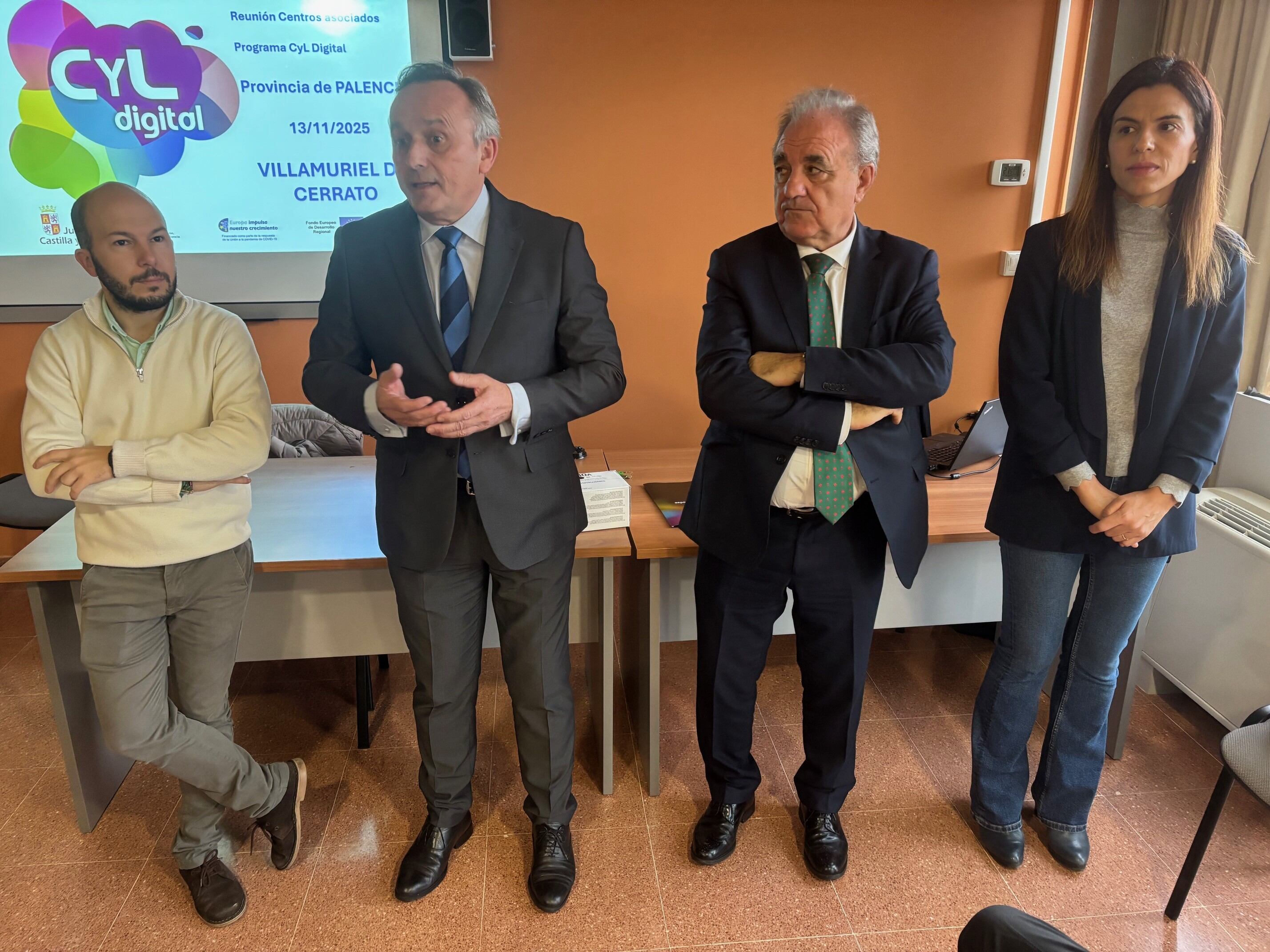 El viceconsejero de Transformación Digital, Luis Enrique Ortega, ha mantenido un encuentro en Villamuriel de Cerrato