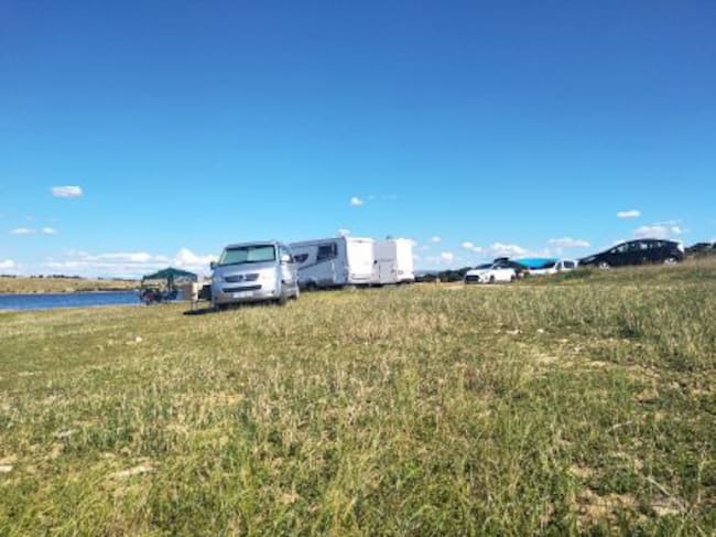 Numerosos vehículos abarrotaron Santa Teresa.