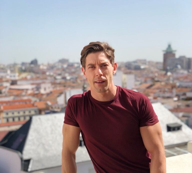 Adrián Lastra en la terraza de la SER