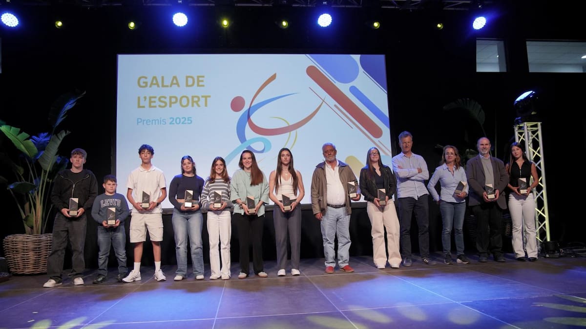 Formentera reconoce a Àlex Büchau por su trayectoria y su compromiso con los deportes náuticos