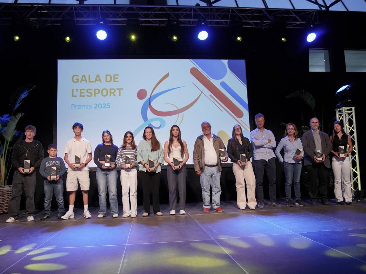 Formentera reconoce a Àlex Büchau por su trayectoria y su compromiso con los deportes náuticos