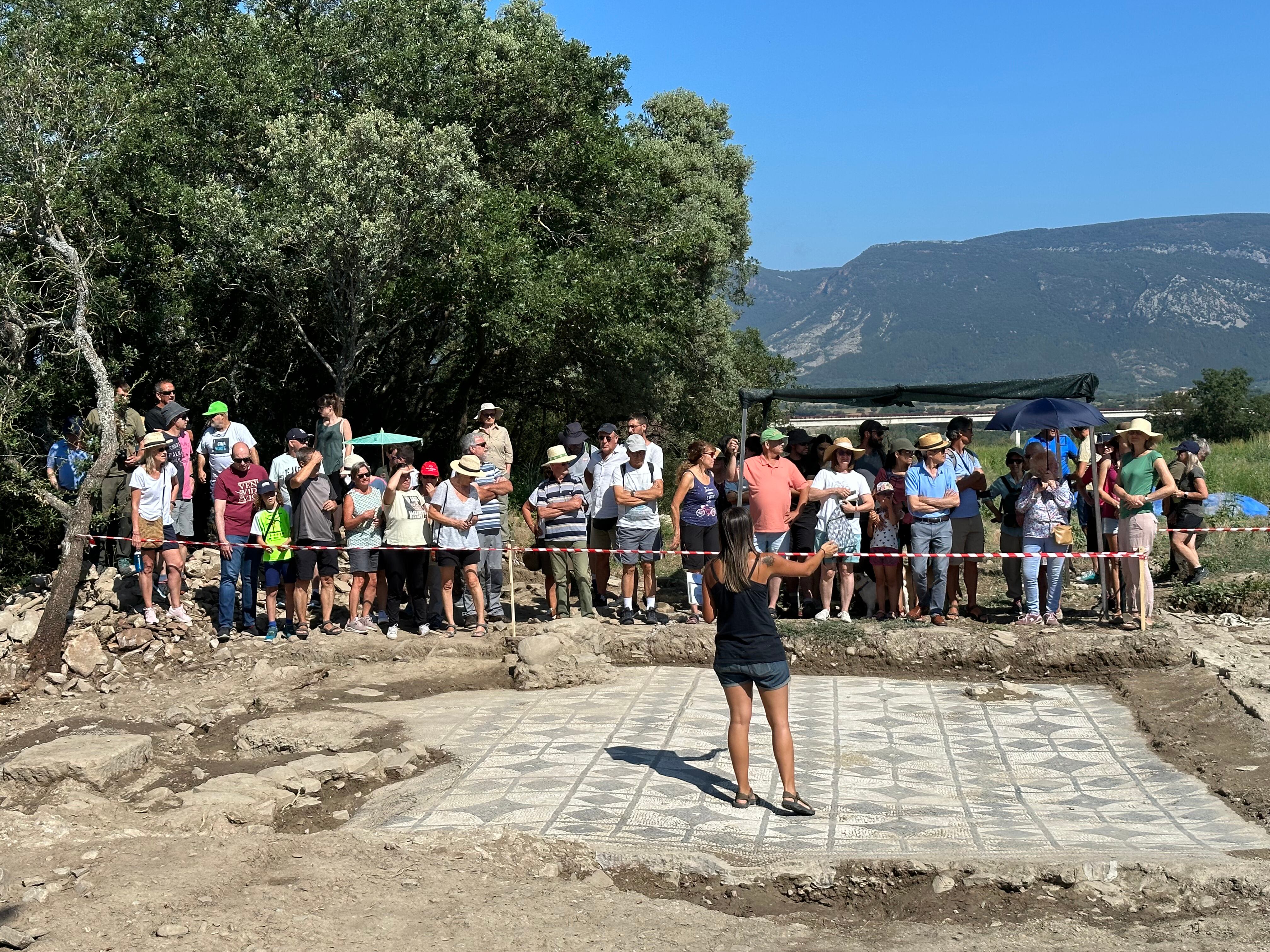En 2021 se descubrió un gran mosaico romano en Artieda