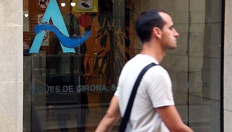 La seu d'Agissa, l'empresa mixta que ara presta el servei.