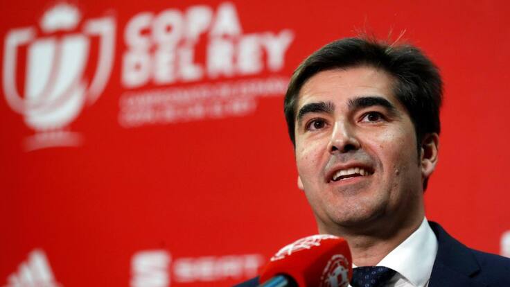 Ángel Haro: "Puede que venga un delantero del fútbol inglés"