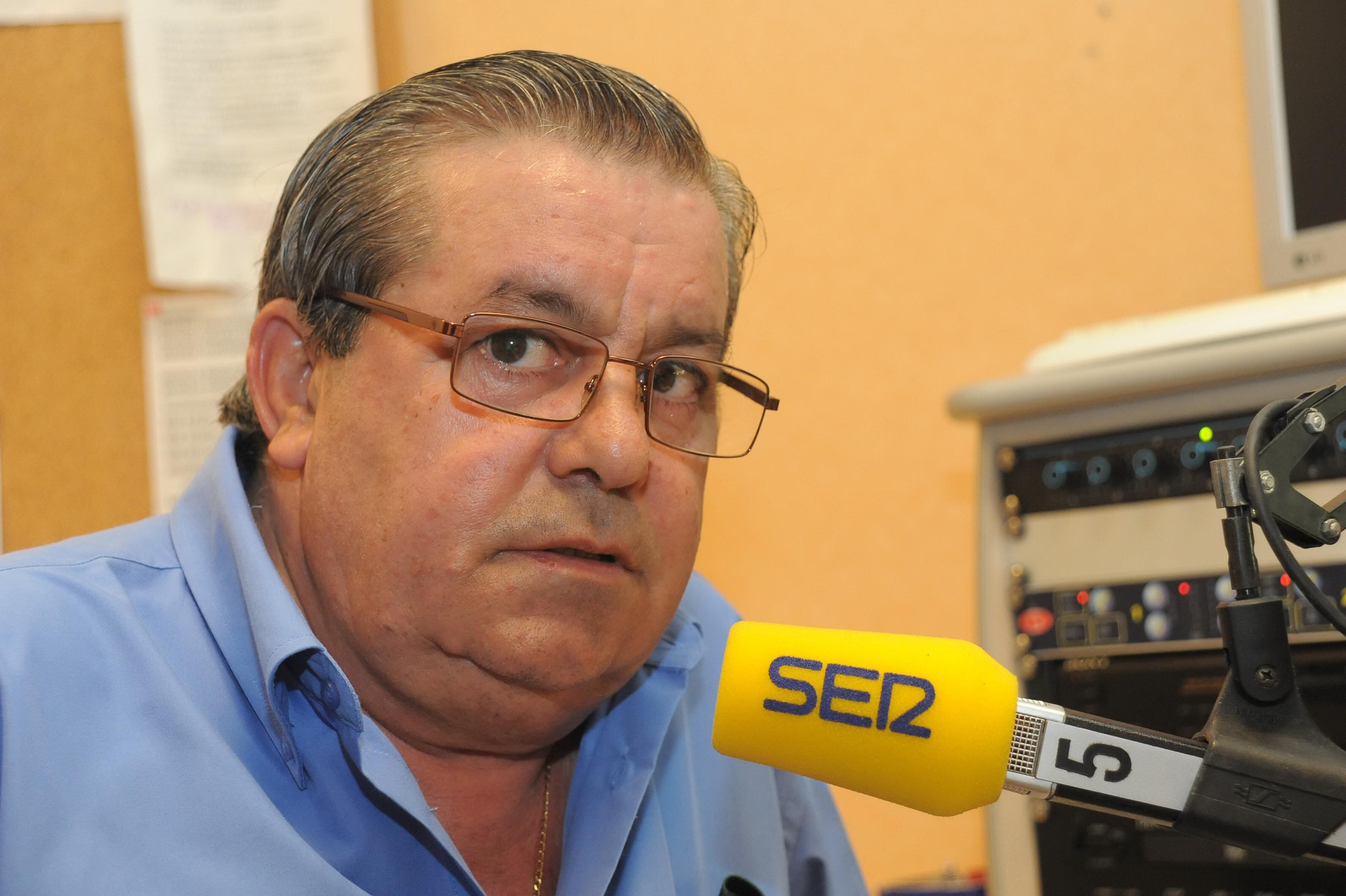 Pepe Sánchez en los estudios de la Cadena SER.