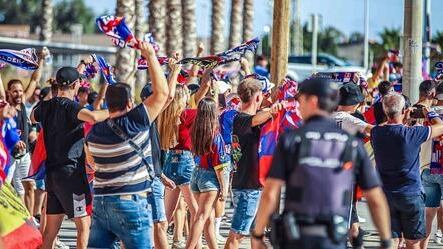 La afición del Eldense acompañó al equipo en Cartagena