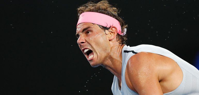 Nadal pone en pista una pelota en Australia