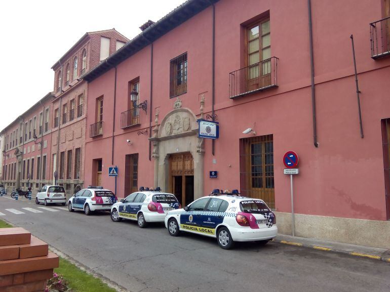 Entrada de la Policía Local