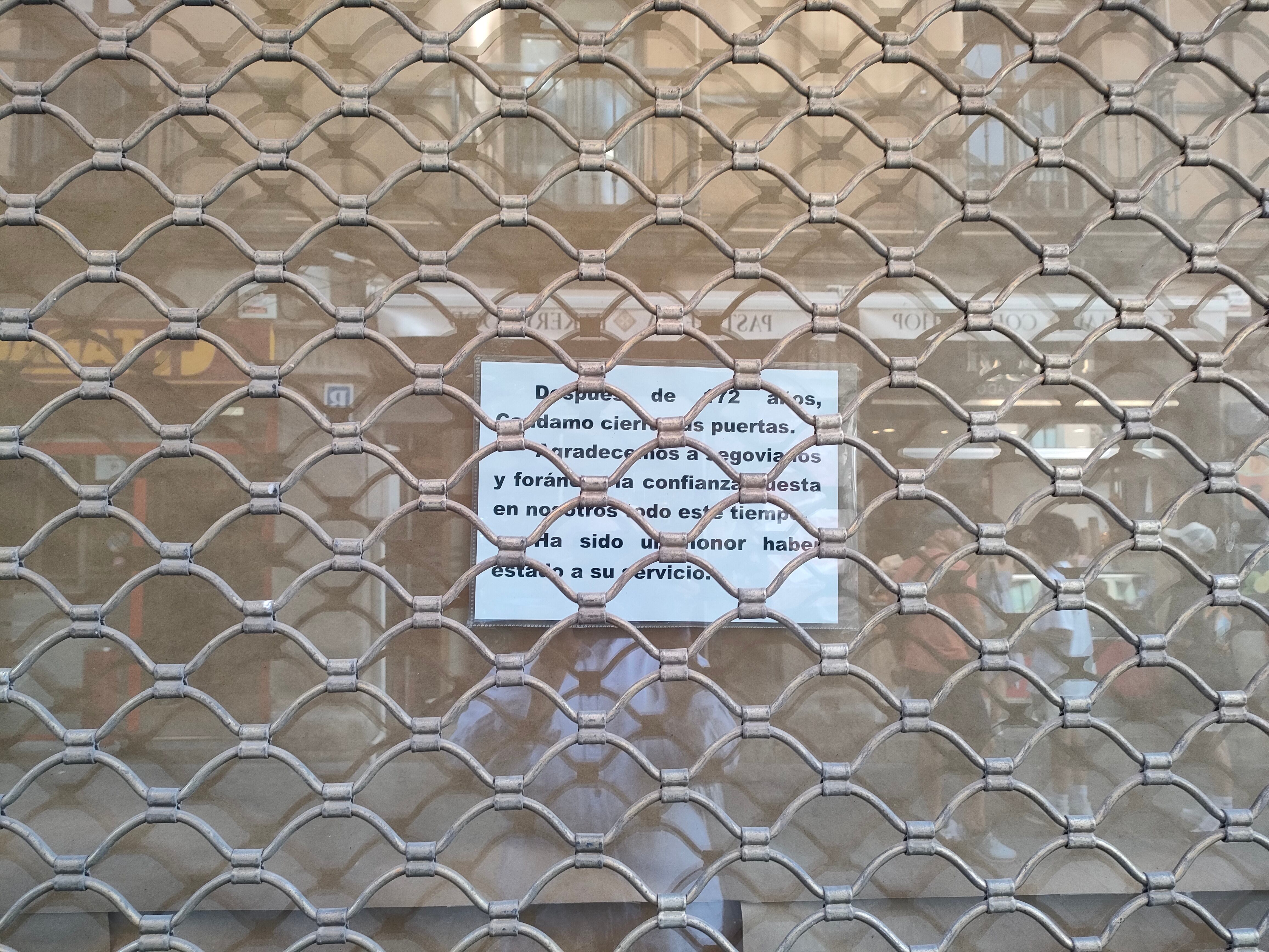 Ultramarinos Candamo echa el cierre