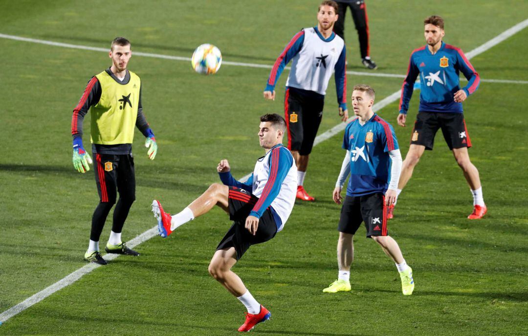 Los jugadores de la selección, en un entrenamiento en la Ciudad Deportiva de Las Rozas.