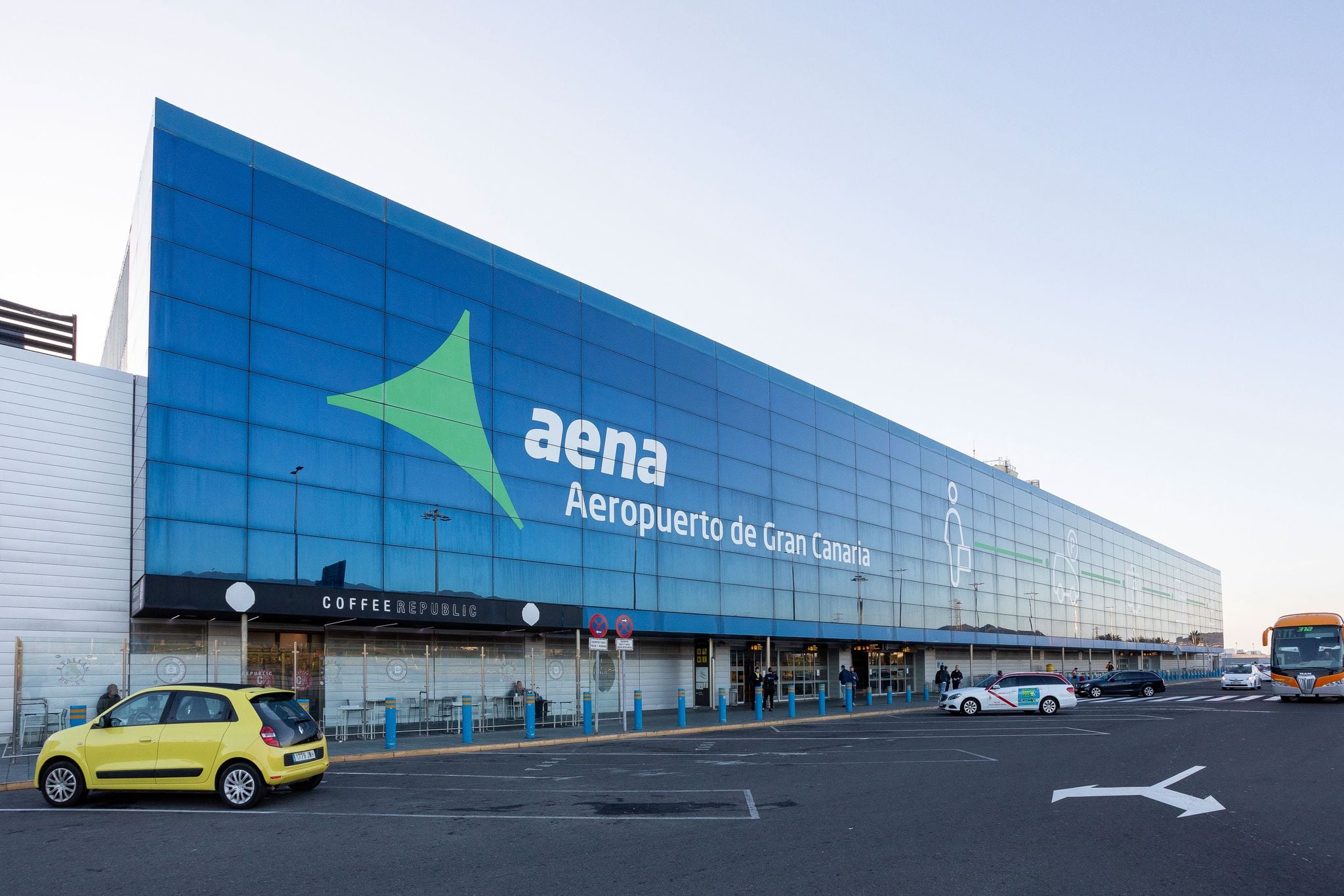 Aeropuerto de Gran Canaria, uno de los 46 donde Ambar y Celestia trabajar en el Internet de las Cosas