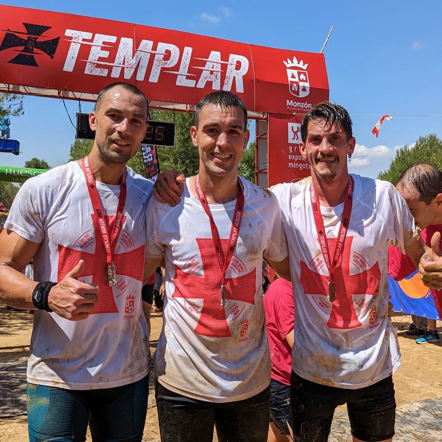 Alberto Susín, en el centro, volvió a proclamarse campeón de la 15k