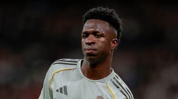 Vinicius estalla ante Xabi Alonso: "Tienen que pasar el balón, todos quieren regatear y luego me pitan a mí"