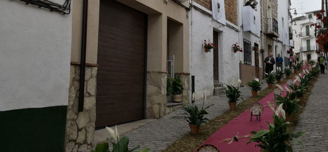 Calle engalanada para el Corpus en Villacarrillo.