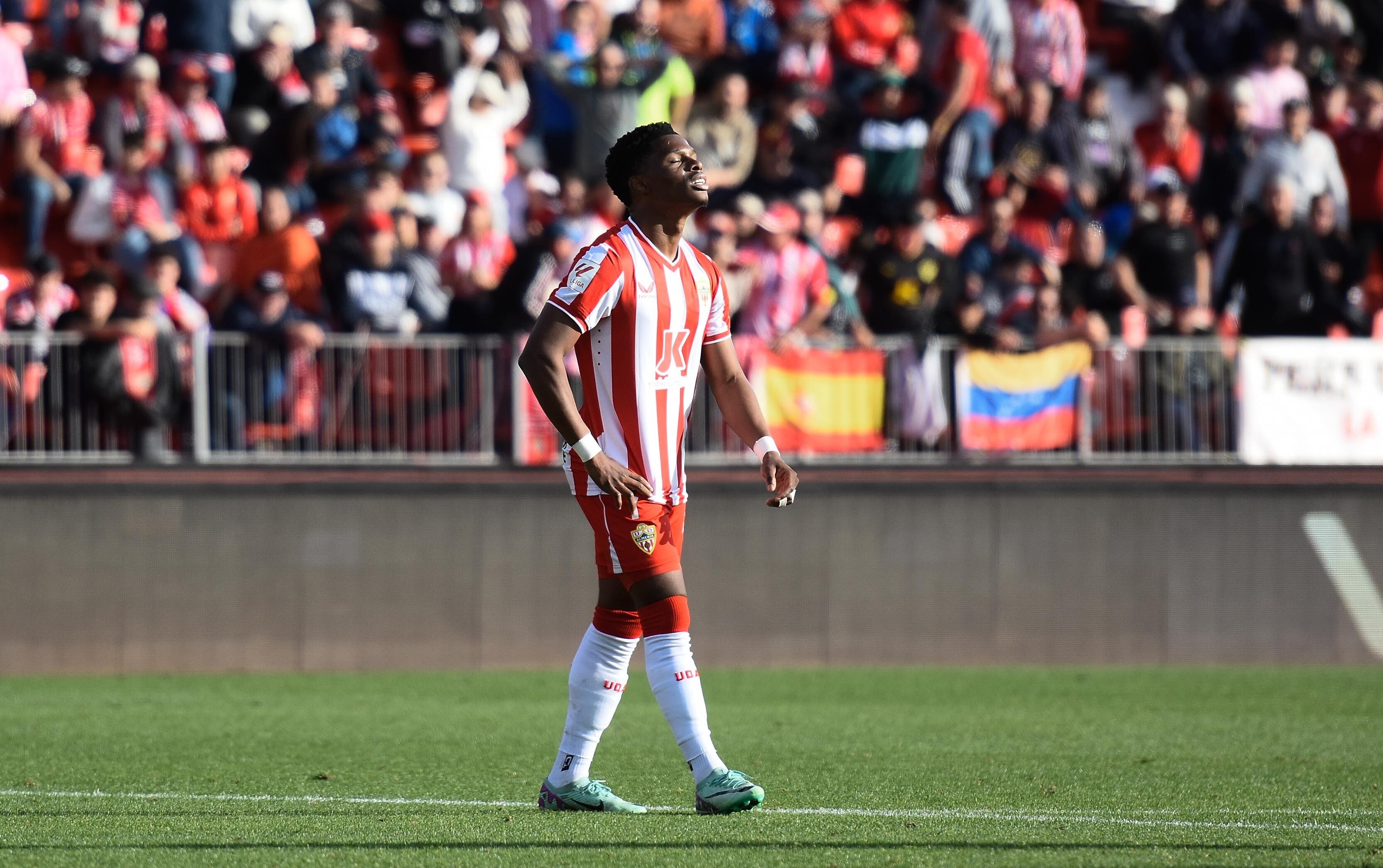 Lamentándose en el último partido ante el Girona. Entró en la segunda mitad.