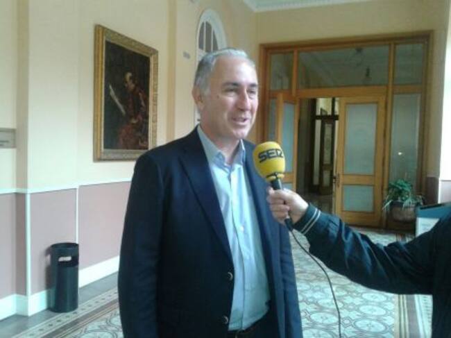 Antonio Gato explica en los micrófonos de la SER la situación de la plantilla