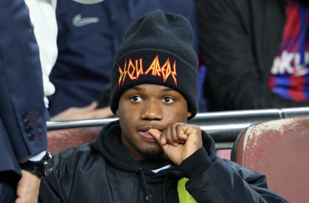 Ansu Fati, desde la grada del Camp Nou, durante el partido del Barça contra el Espanyol