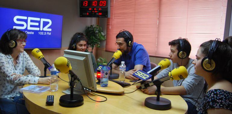 Alumnos y profesores del IES Juan Gris