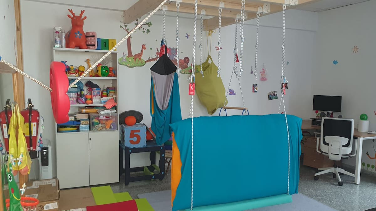Renovada la sala de psicoterapia y motricidad del CAIT de Morón