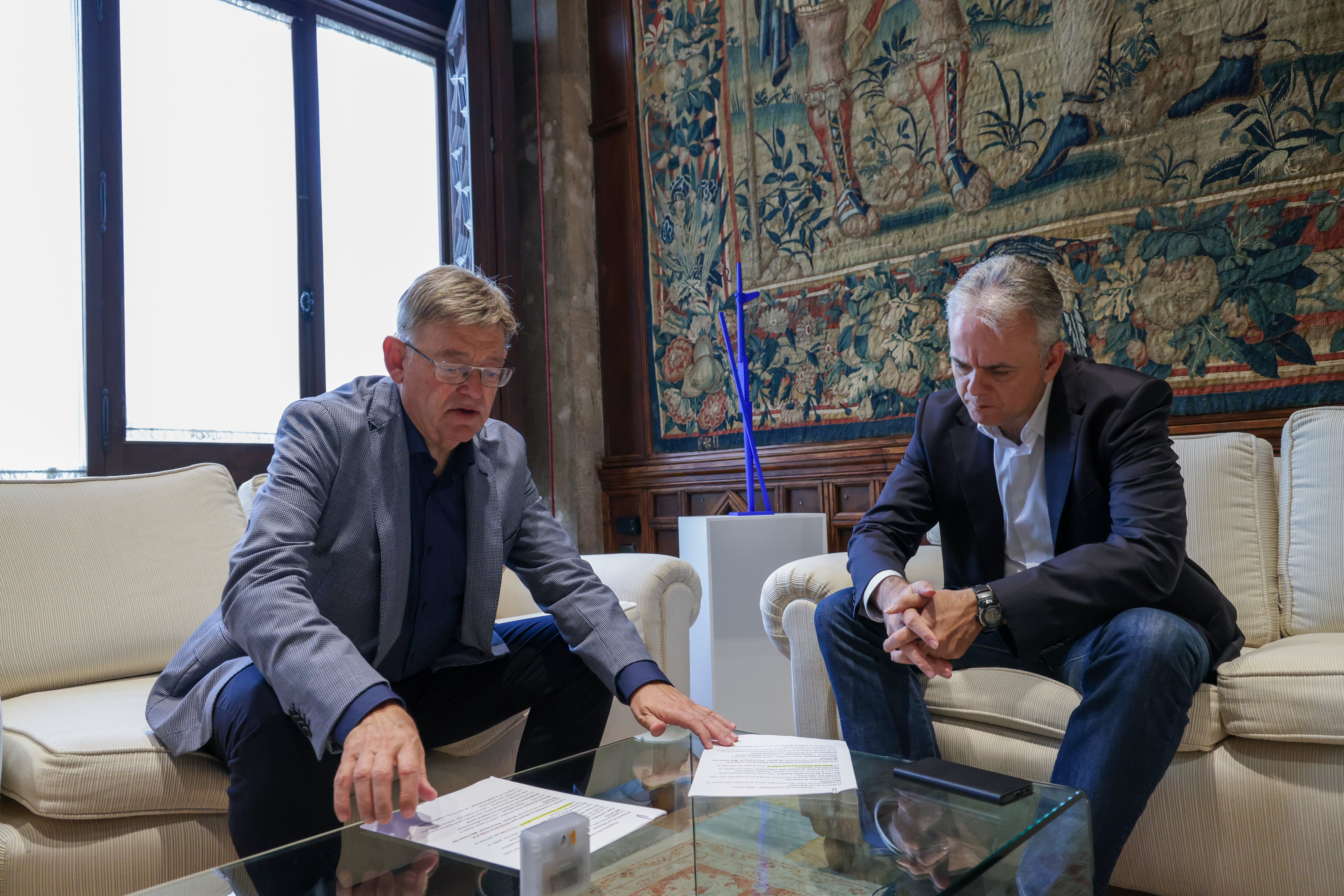 El president de la Generalitat se ha reunido con el vicepresidente segundo, Héctor Illueca, para preparar el debate de política general