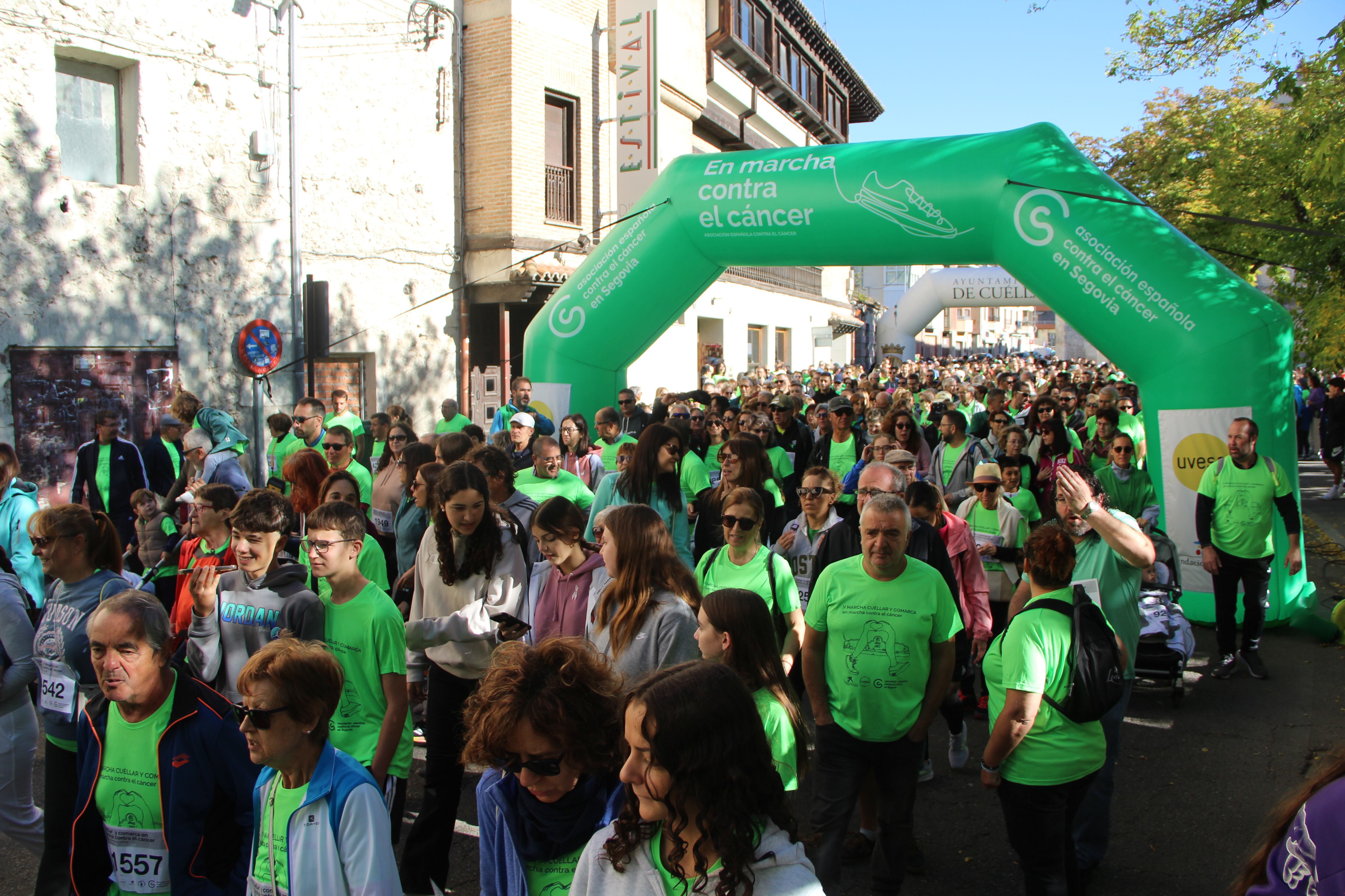 Salida de la V Marcha contra el Cáncer Cuéllar y Comarca 2025