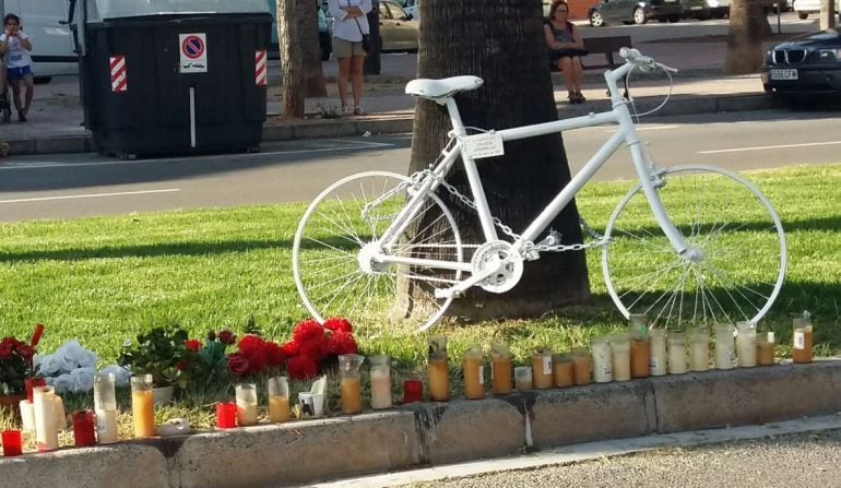 Imagen de archivo del homenaje a un ciclista fallecido en Castellón