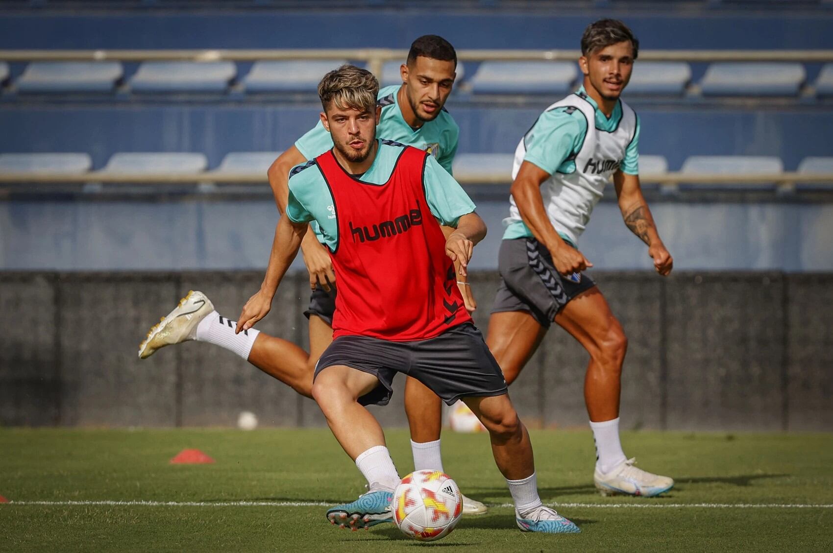 El Málaga comenzó a preparar el encuentro del domingo ante el Antequera en el campo de la Federación